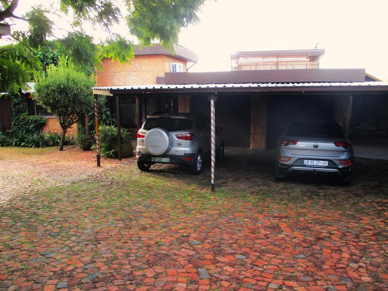 6 Bedroom Property for Sale in Dan Pienaar Free State